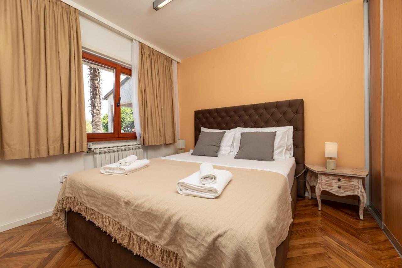 Apartments Ana Малинська Екстер'єр фото