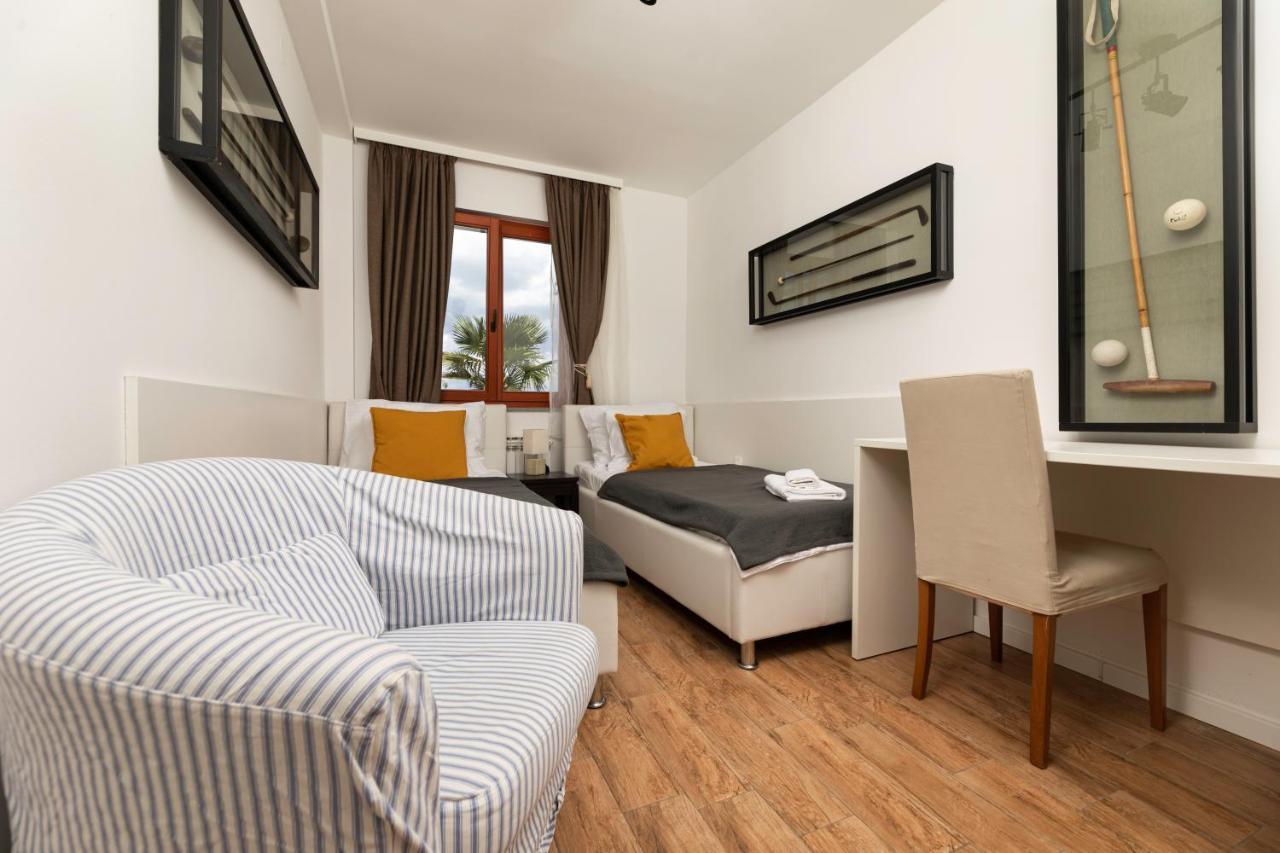 Apartments Ana Малинська Екстер'єр фото