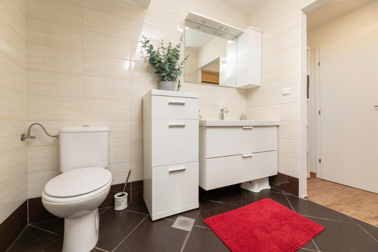 Apartments Ana Малинська Екстер'єр фото