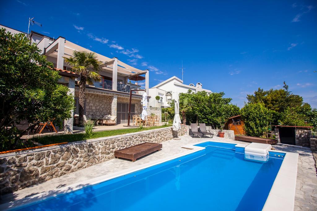 Apartments Ana Малинська Екстер'єр фото